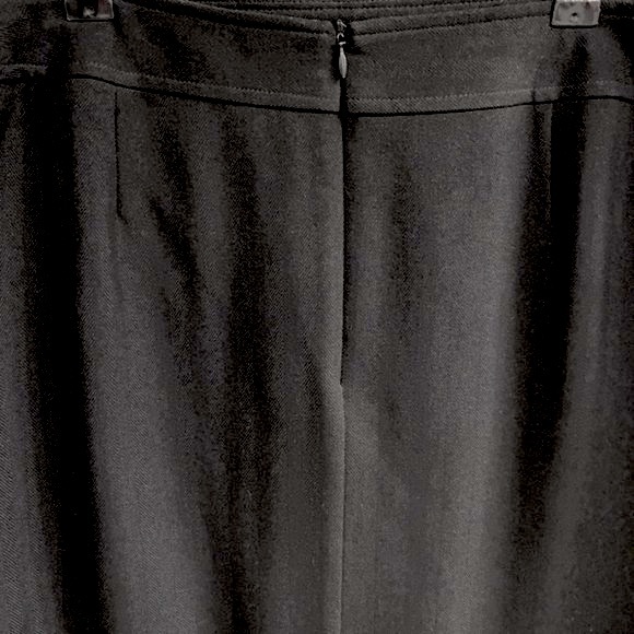 Cleo versatile classic lined black pencil skirt. Women's size 14 - Picture 3 of 6